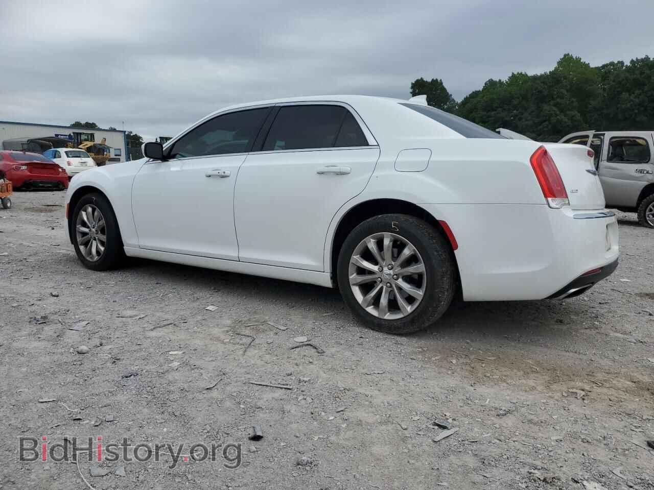 2017 CHRYSLER 300 - VIN: 2C3CCARG1HH585936 - Фото 2