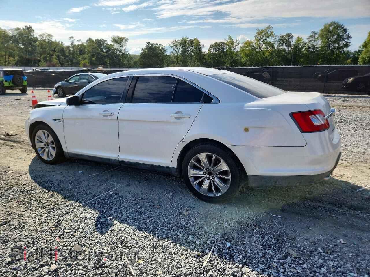 2011 FORD TAURUS - VIN: 1FAHP2FWXBG125660 - Photo 2