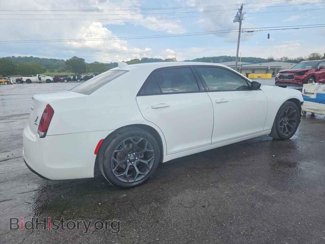 2019 CHRYSLER 300 - VIN: 2C3CCAAG6KH612129 - Фото 3