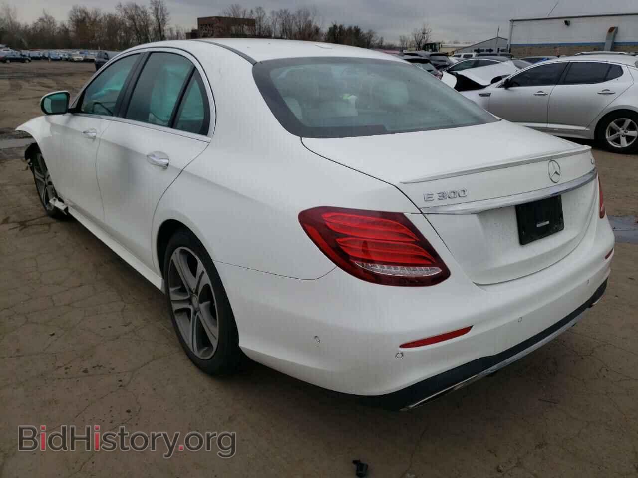 2017 MERCEDES-BENZ E-CLASS - VIN: WDDZF4KB0HA084585 - Фото 3