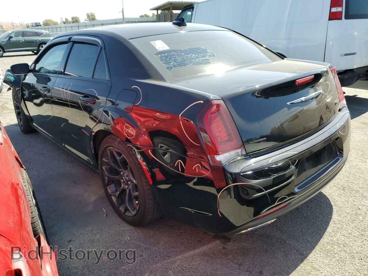2019 CHRYSLER 300 - VIN: 2C3CCABG0KH648137 - Фото 2