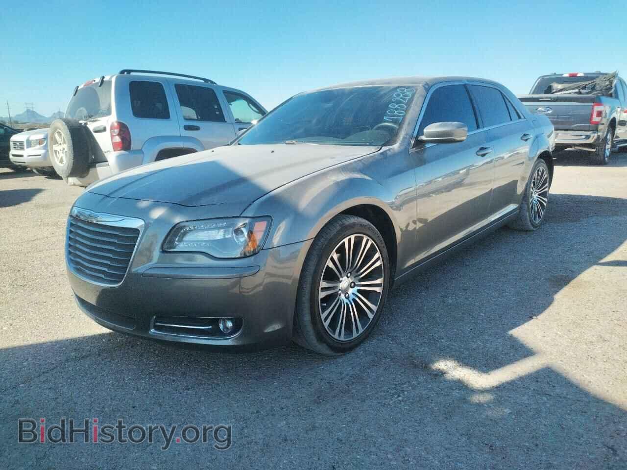 Фотография 2C3CCABG8CH188288 - CHRYSLER 300 2012