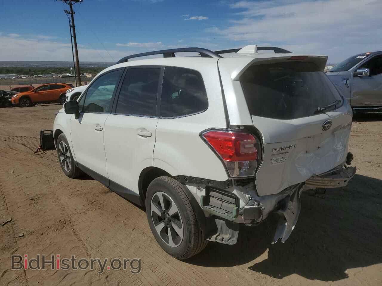 2017 SUBARU FORESTER - VIN: JF2SJAJC8HH586885 - Фото 2