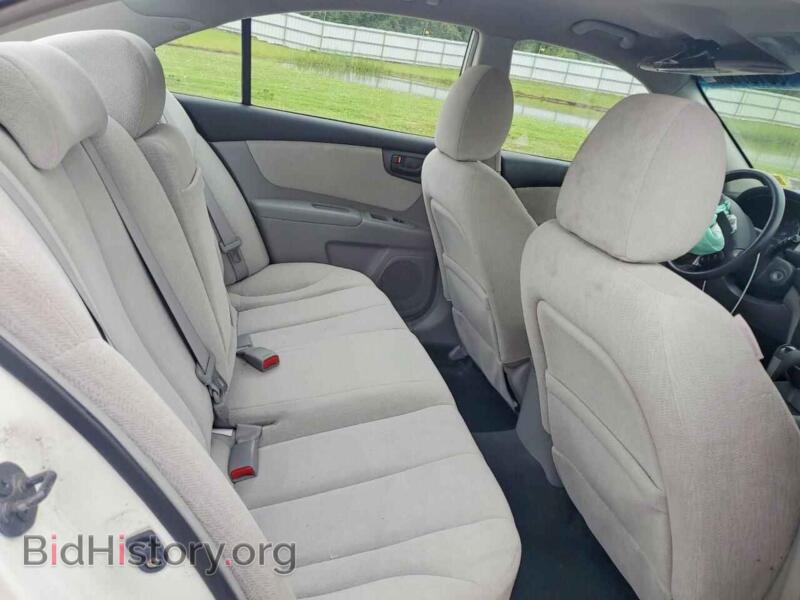 2007 Kia OPTIMA (VIN KNAGE123675140545) — фото 10 из 14