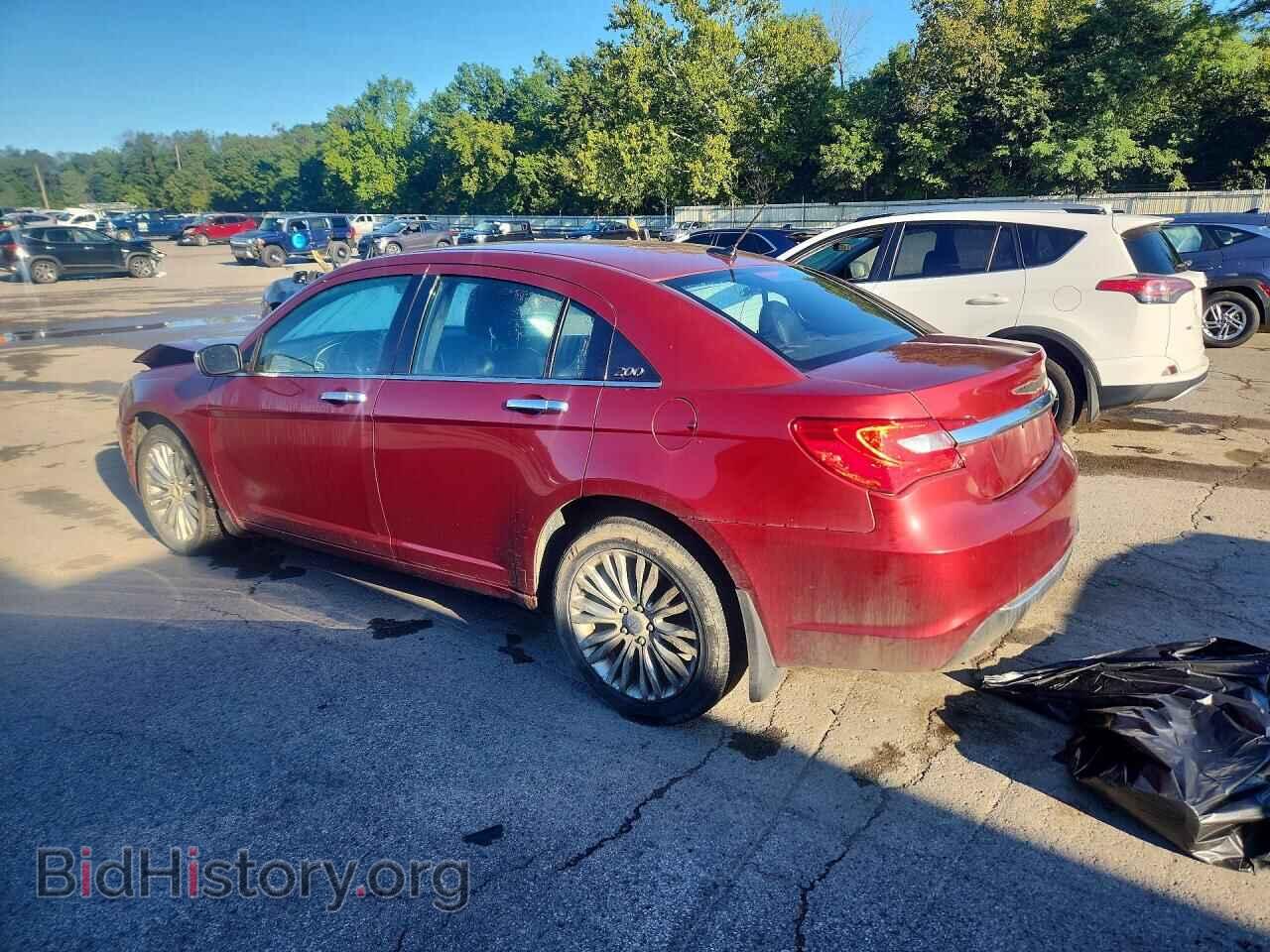 2011 CHRYSLER 200 - VIN: 1C3BC2FGXBN600082 - Photo 2