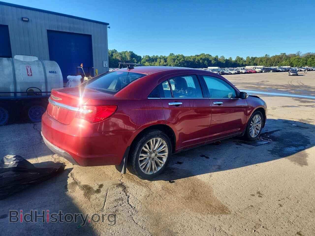 2011 CHRYSLER 200 - VIN: 1C3BC2FGXBN600082 - Photo 3