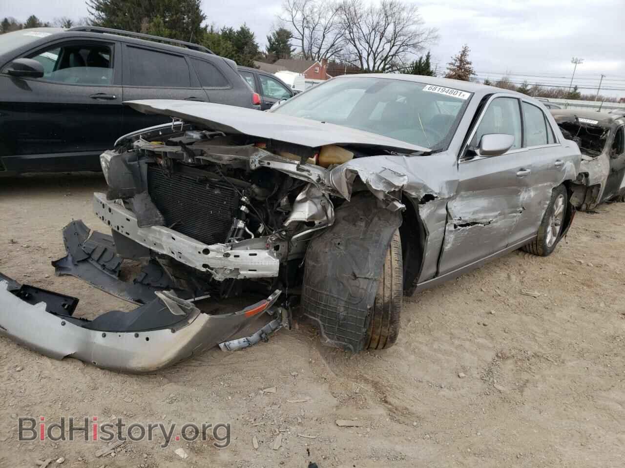2017 CHRYSLER 300 - VIN: 2C3CCARG6HH512481 - Фото 2