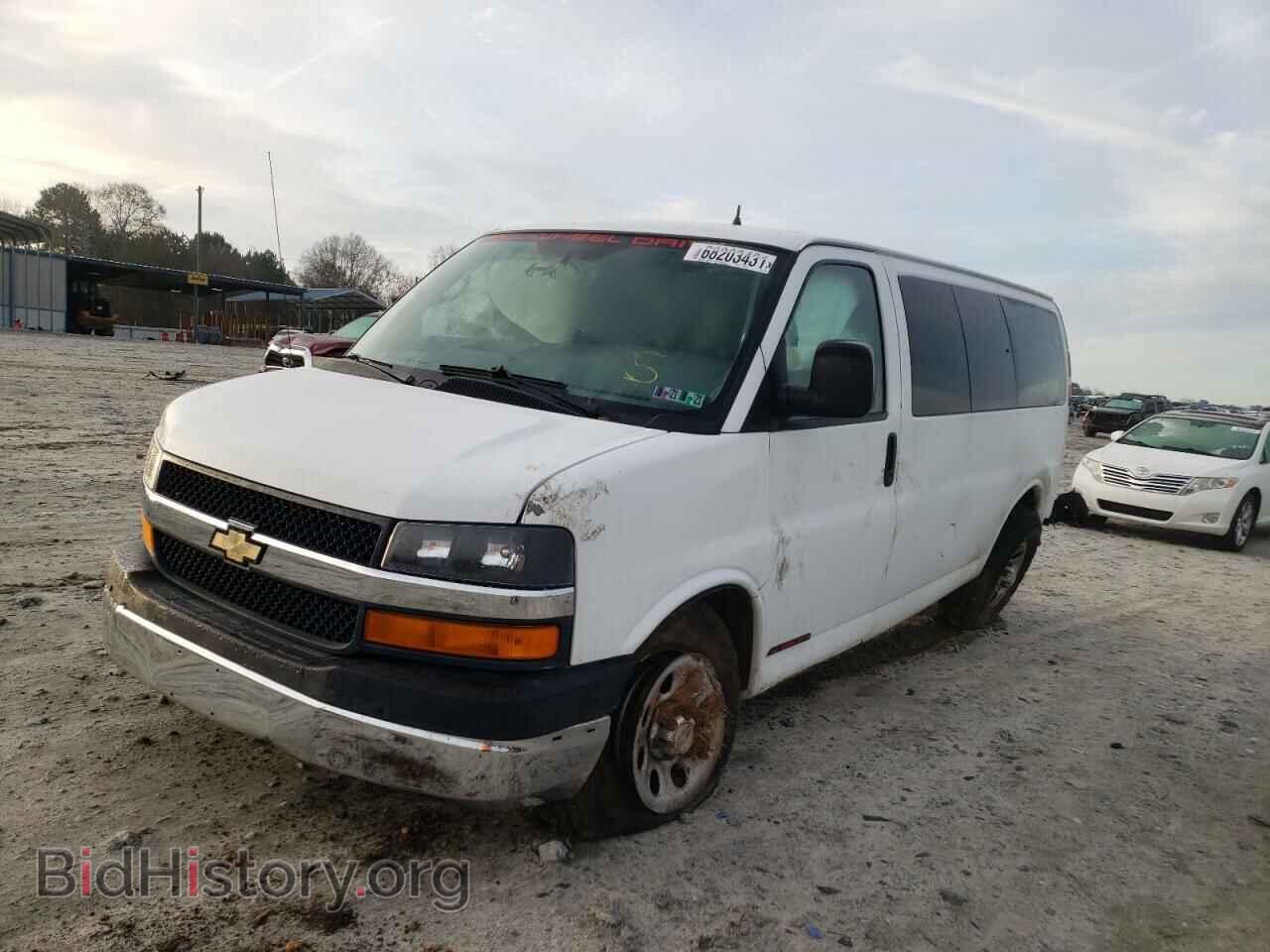 2011 CHEVROLET EXPRESS - VIN: 1GNSHBF45B1171564 - Фото 2