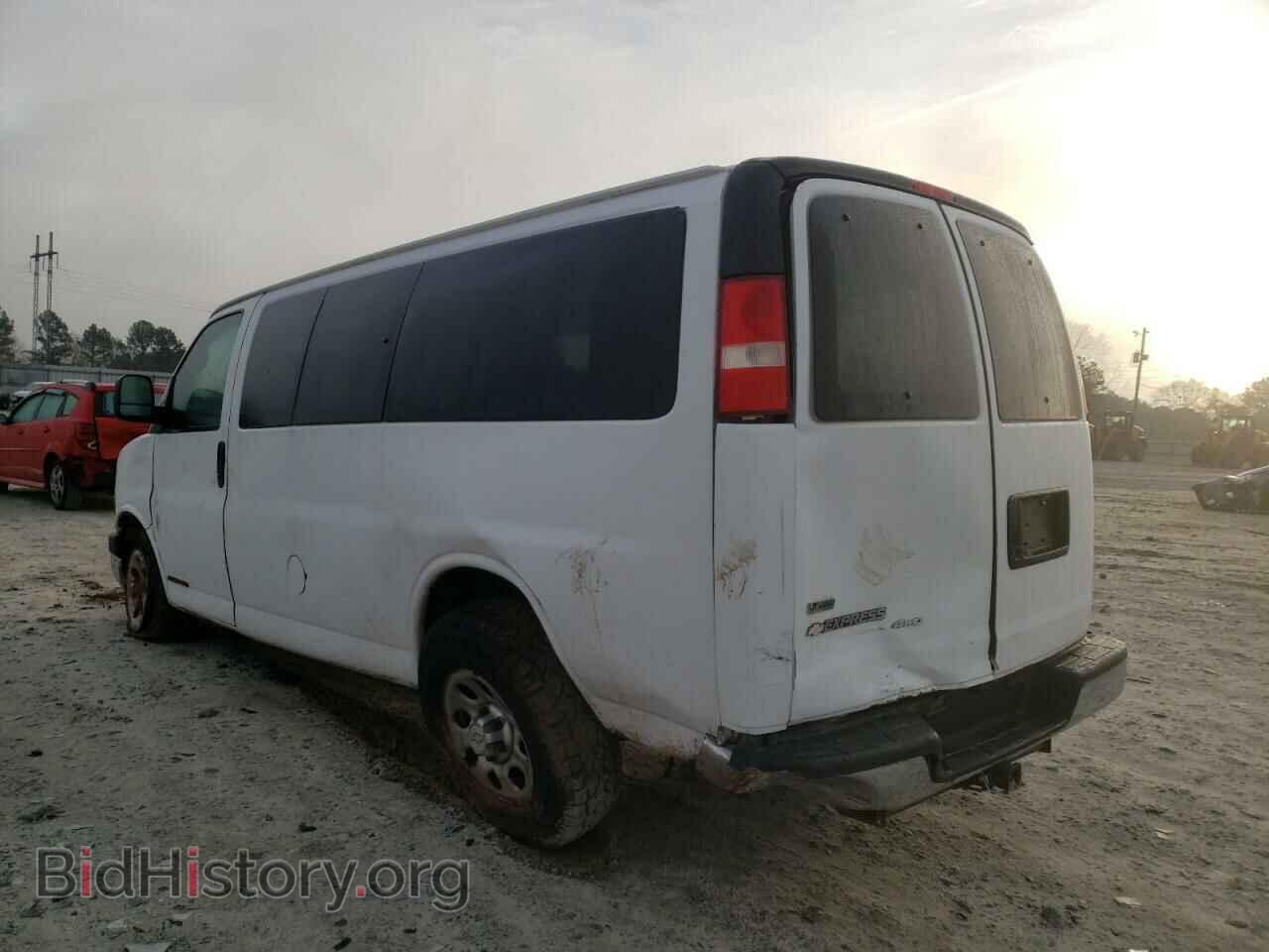 2011 CHEVROLET EXPRESS - VIN: 1GNSHBF45B1171564 - Фото 3