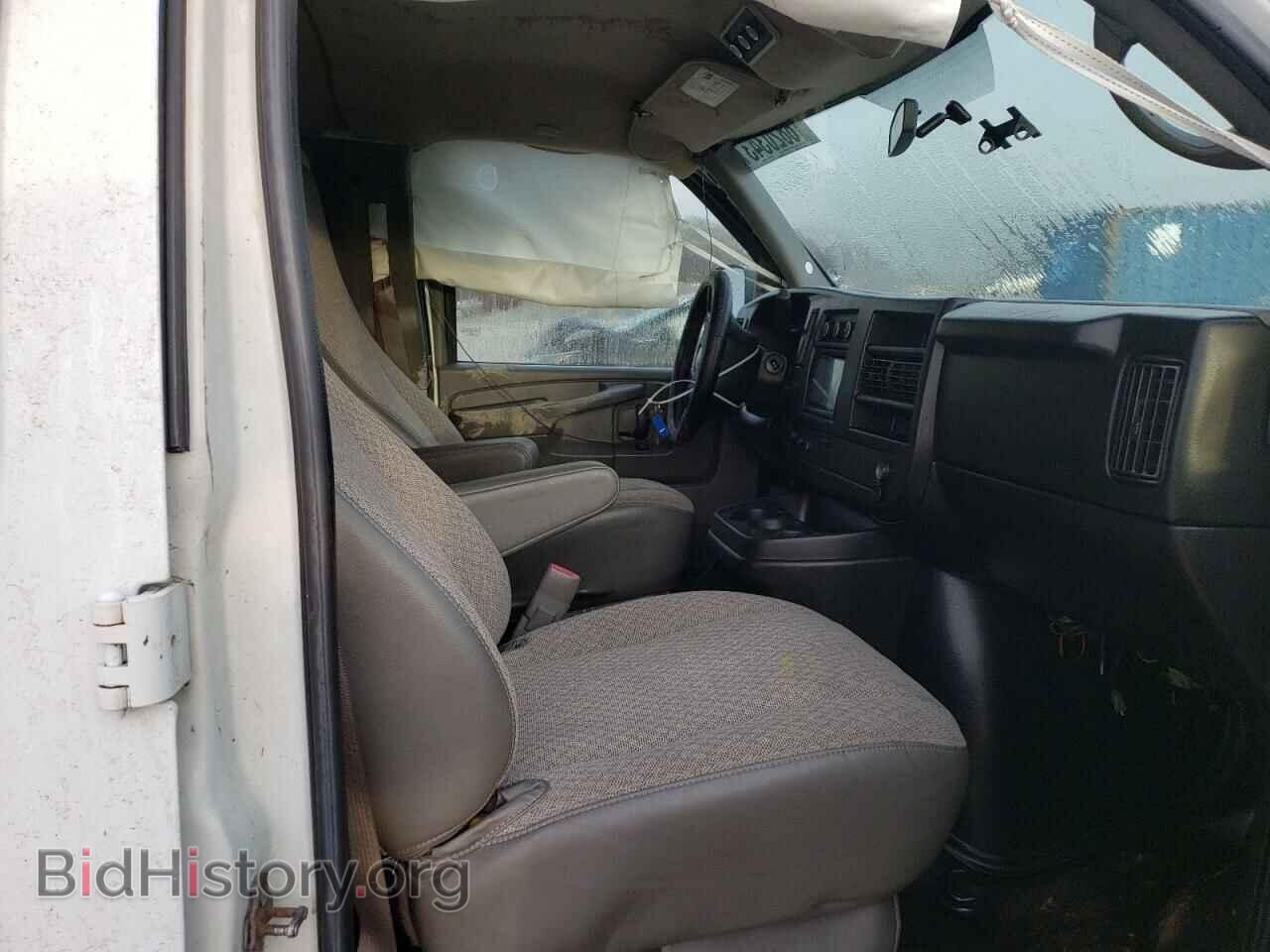 2011 CHEVROLET EXPRESS - VIN: 1GNSHBF45B1171564 - Фото 5