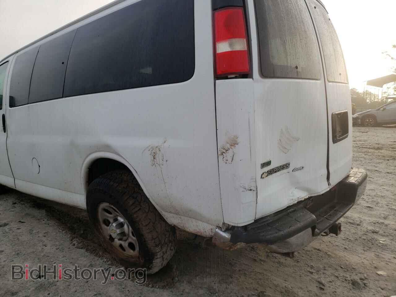 2011 CHEVROLET EXPRESS - VIN: 1GNSHBF45B1171564 - Фото 9