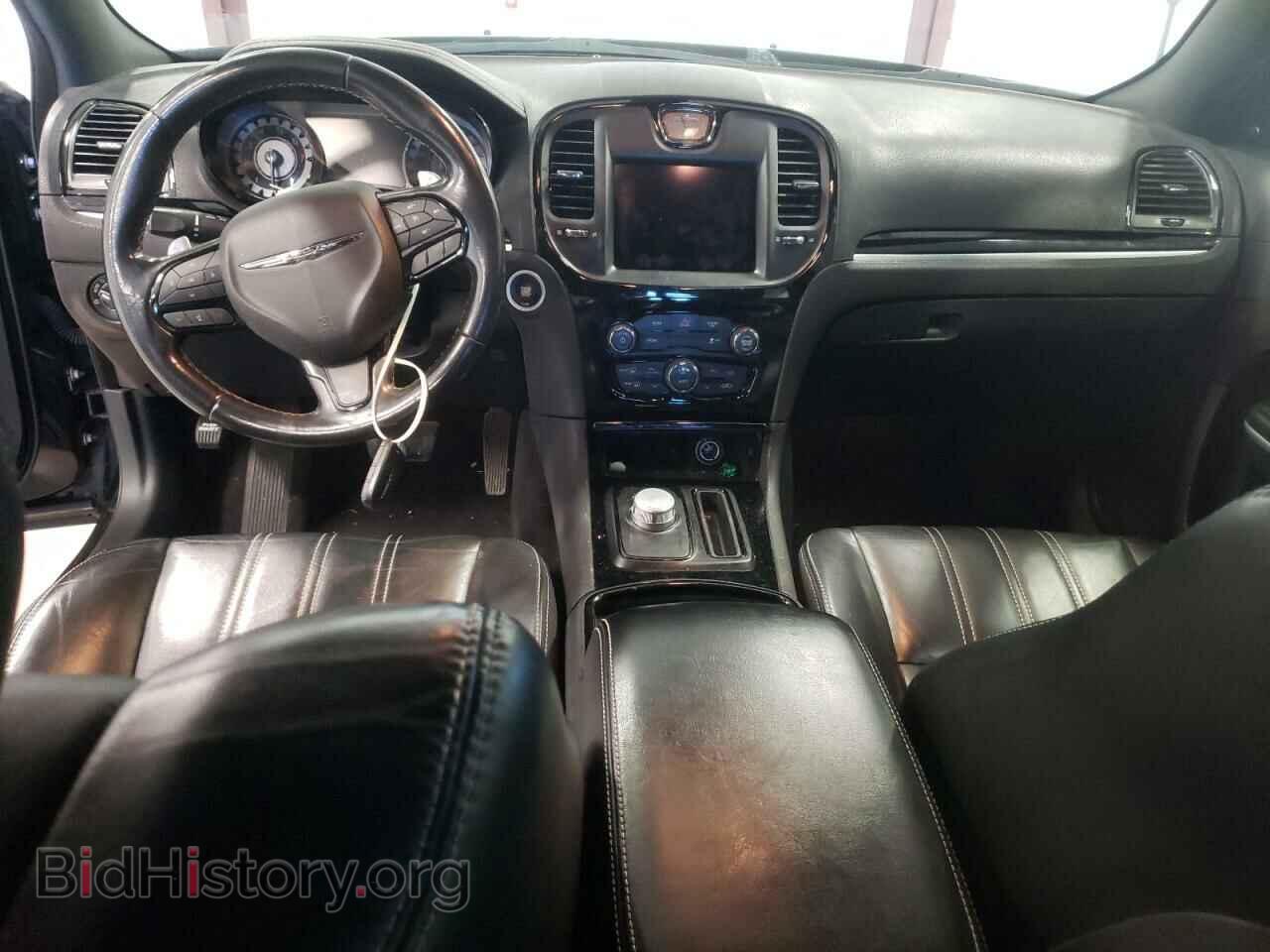 2019 CHRYSLER 300 - VIN: 2C3CCABG4KH697759 - Фото 8