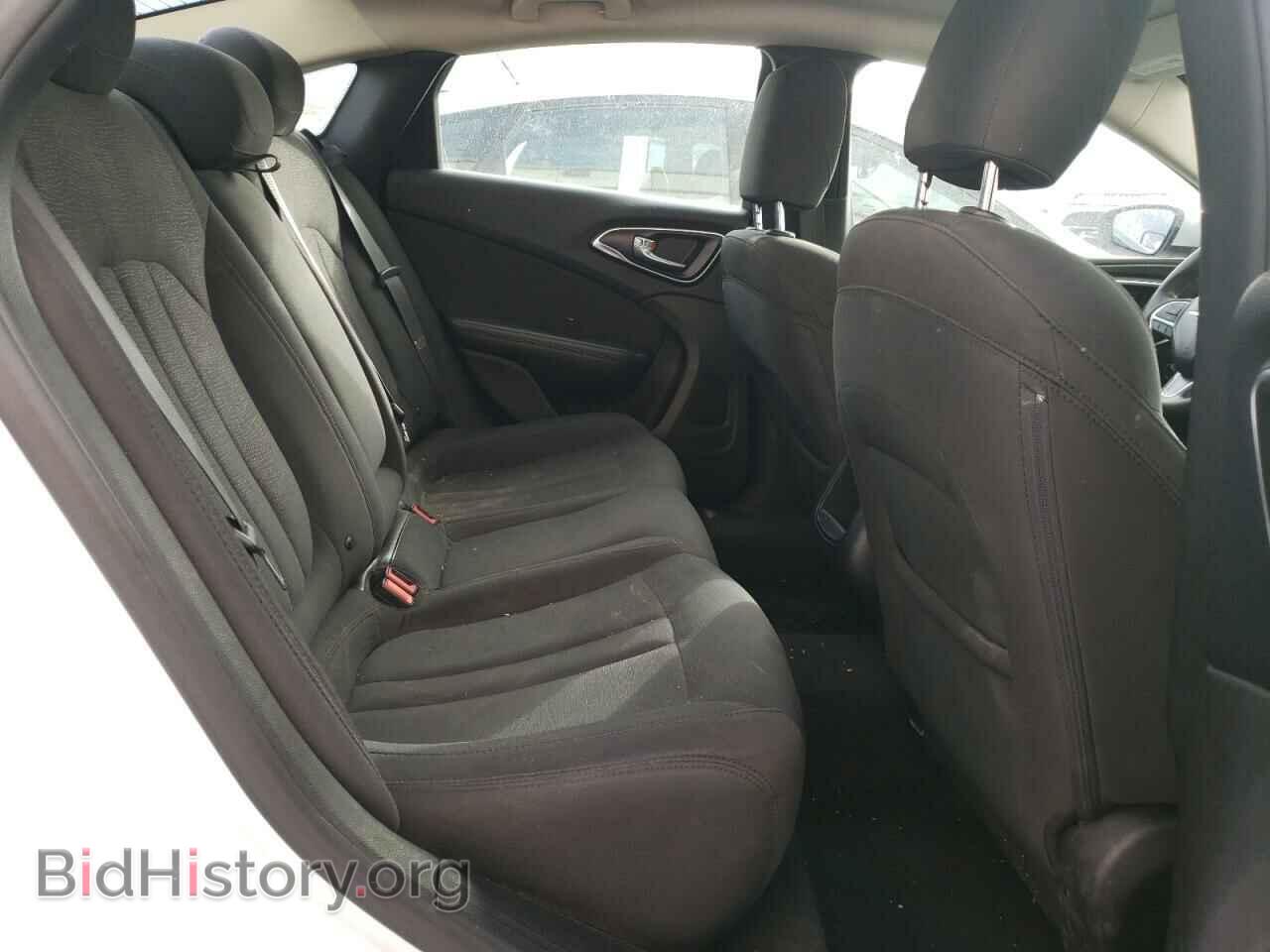 2016 CHRYSLER 200 - VIN: 1C3CCCAB5GN117774 - Фото 10