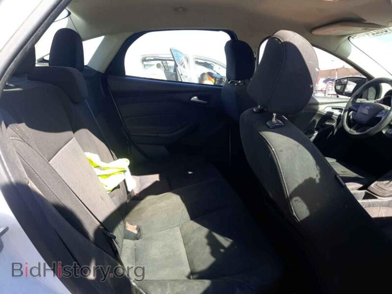 2017 Ford FOCUS (VIN 1FADP3F23HL237654) — photo 10 of 12
