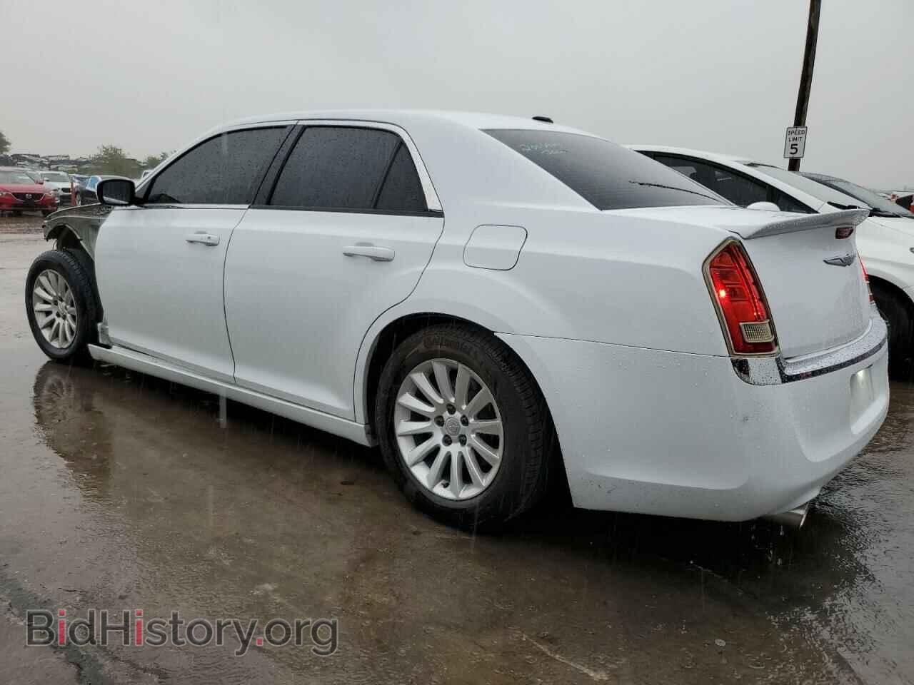 2013 CHRYSLER 300 - VIN: 2C3CCAAG2DH561473 - Фото 2
