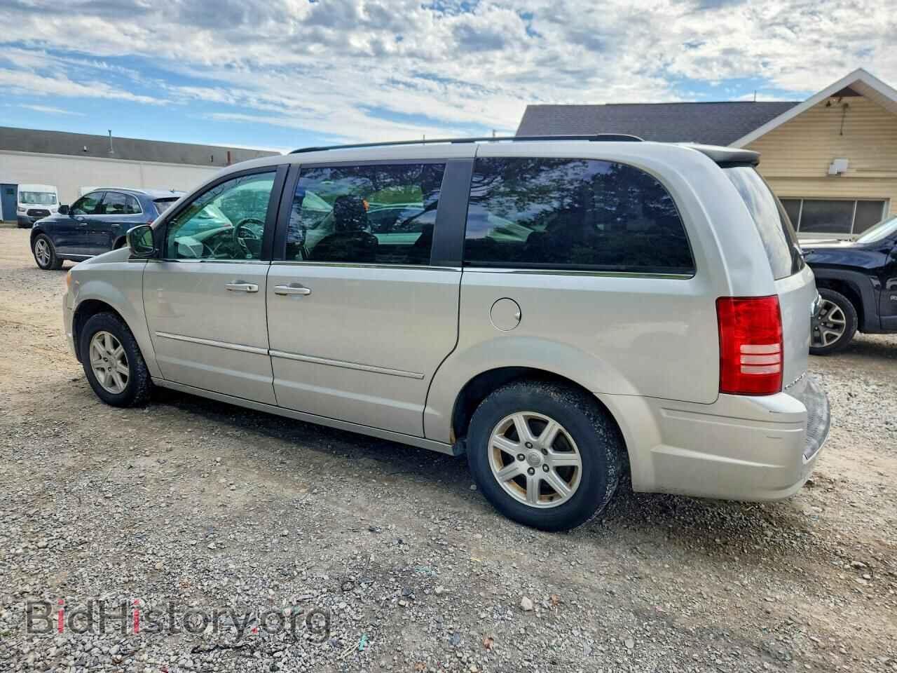 2010 CHRYSLER MINIVAN - VIN: 2A4RR5D11AR121165 - Photo 2