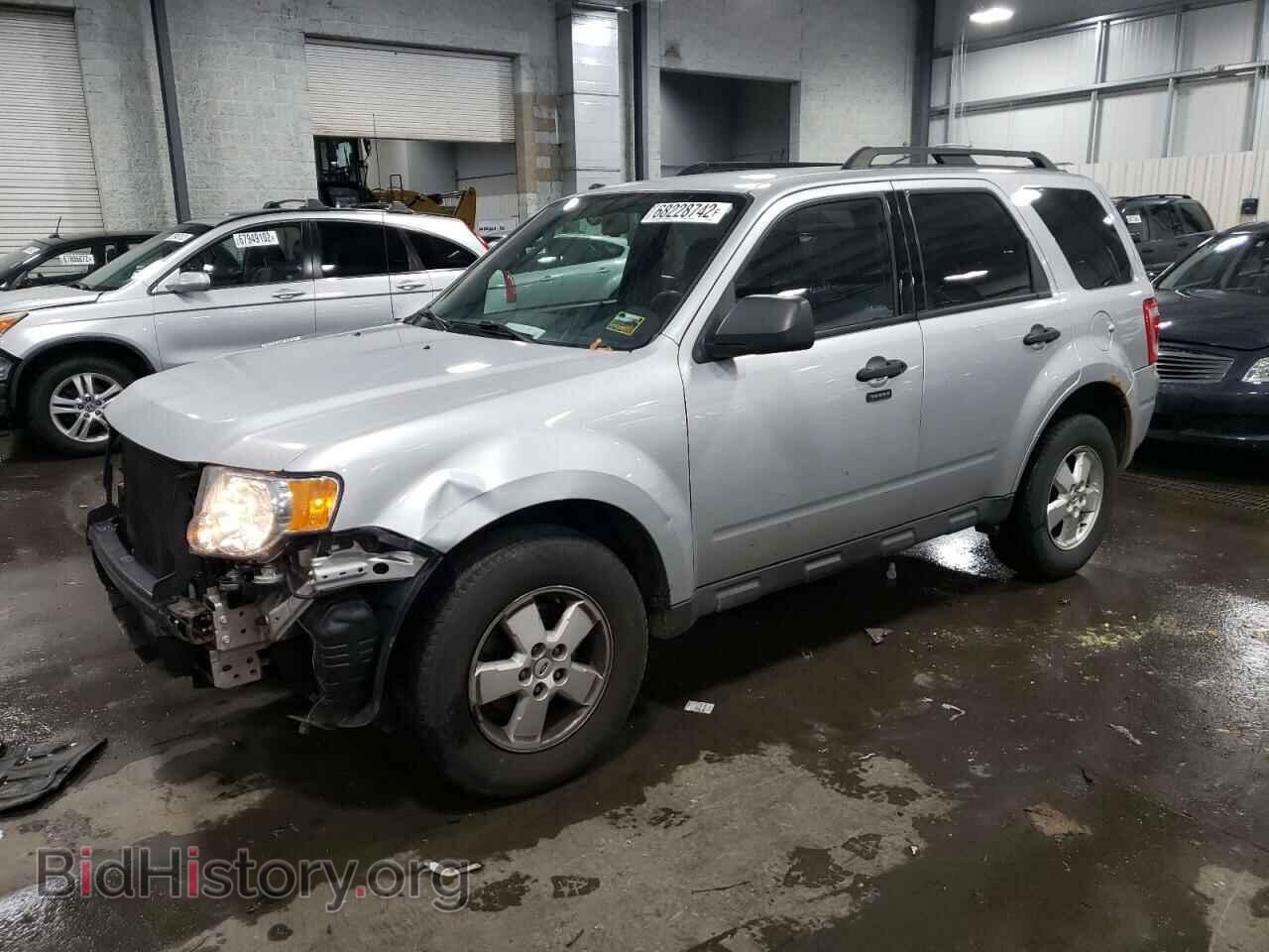 Фотография 1FMCU0D78BKA22016 - FORD ESCAPE 2011