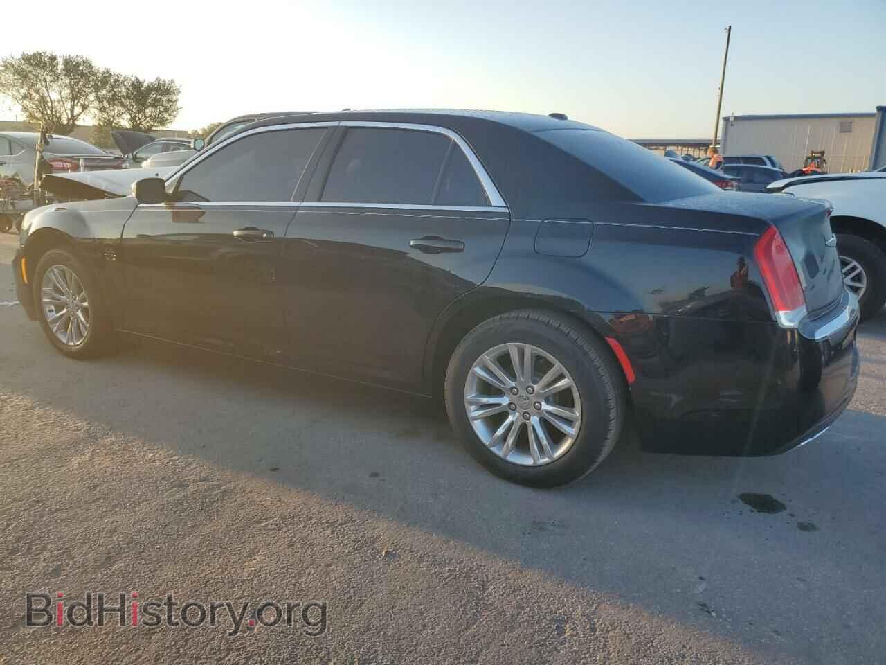 2017 CHRYSLER 300 - VIN: 2C3CCAAG1HH625735 - Фото 2