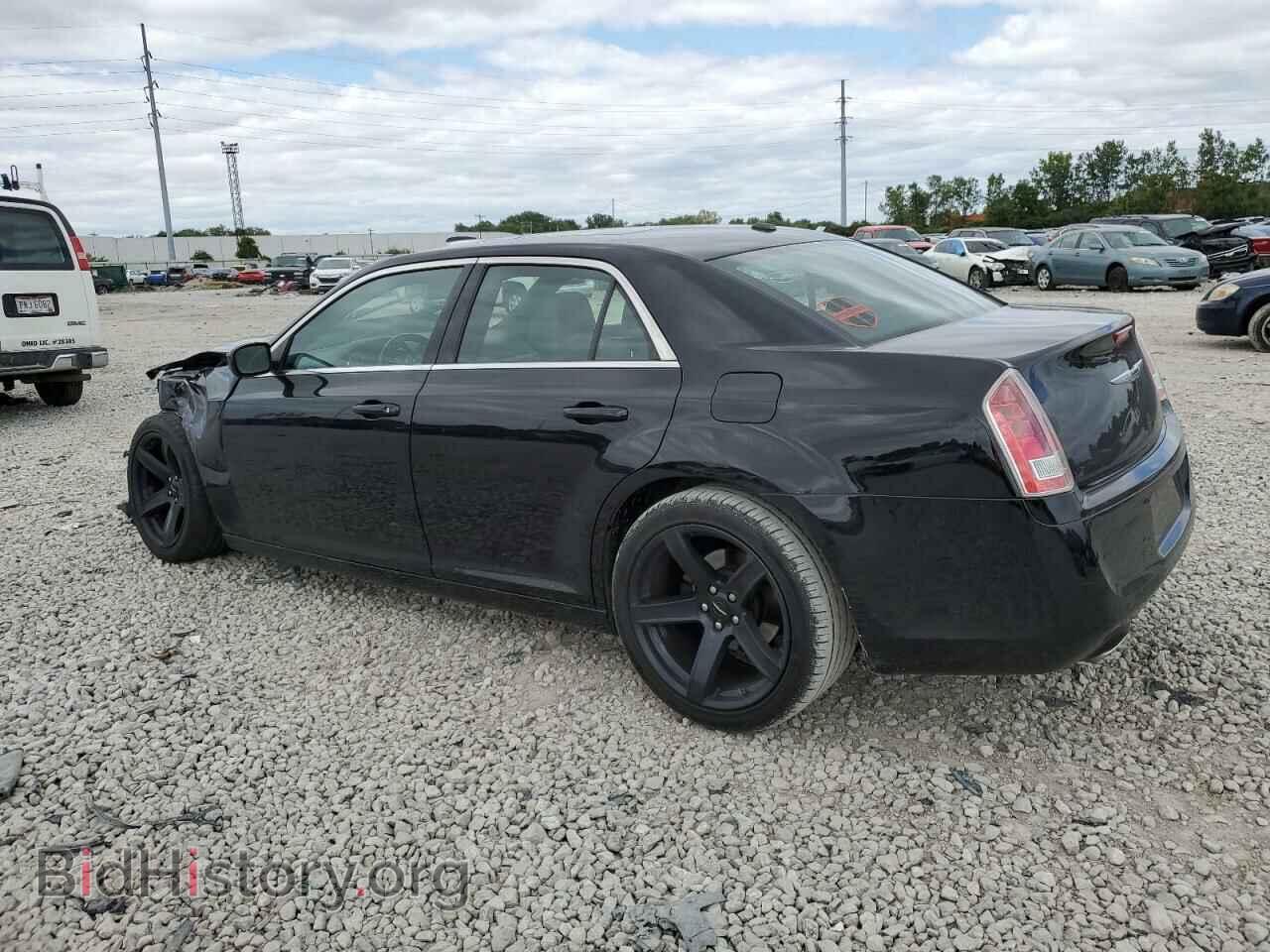 2013 CHRYSLER 300 - VIN: 2C3CCABT7DH544745 - Фото 2
