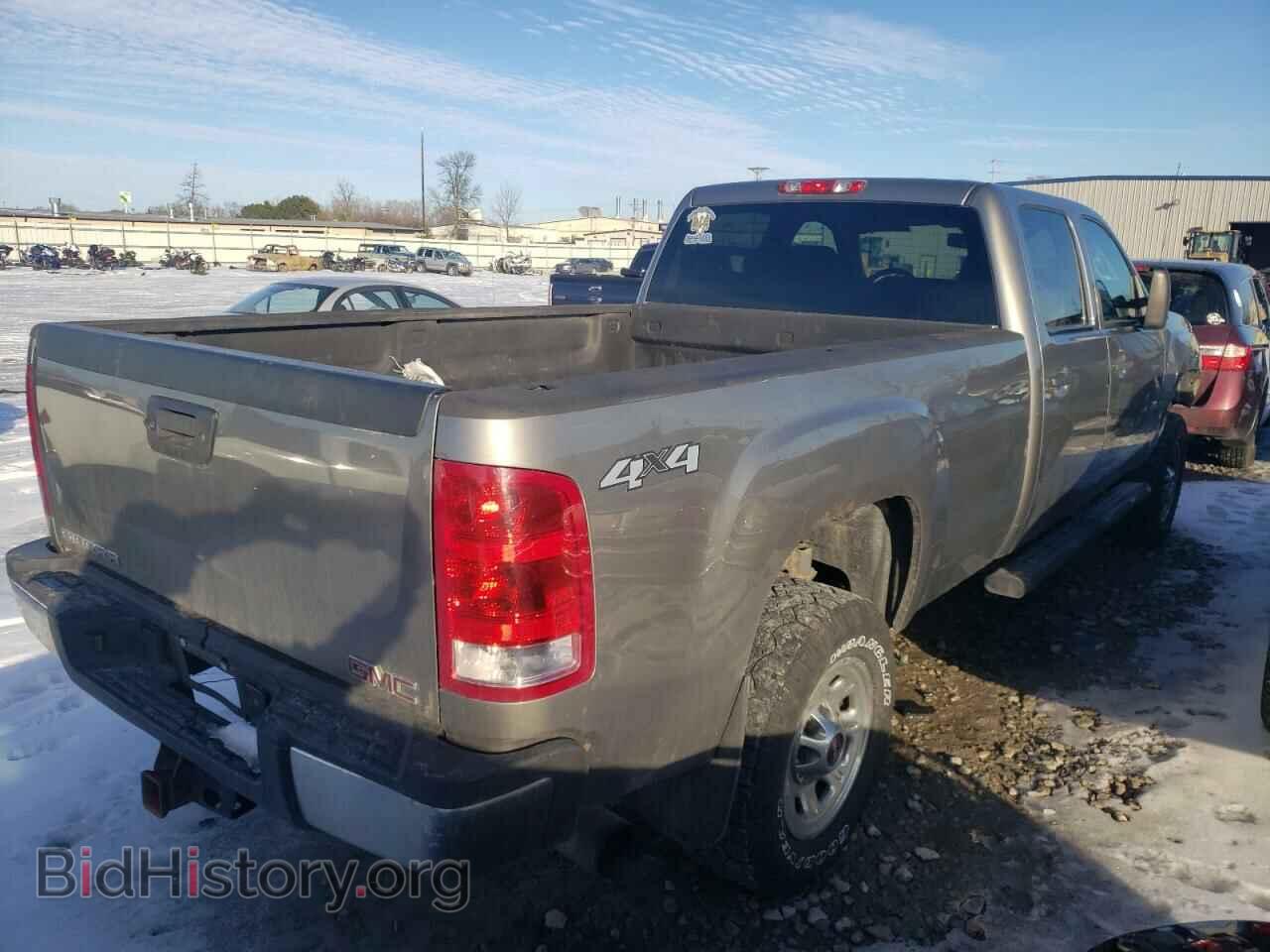 2013 GMC SIERRA - VIN: 1GT422E89DF192270 - Фото 4