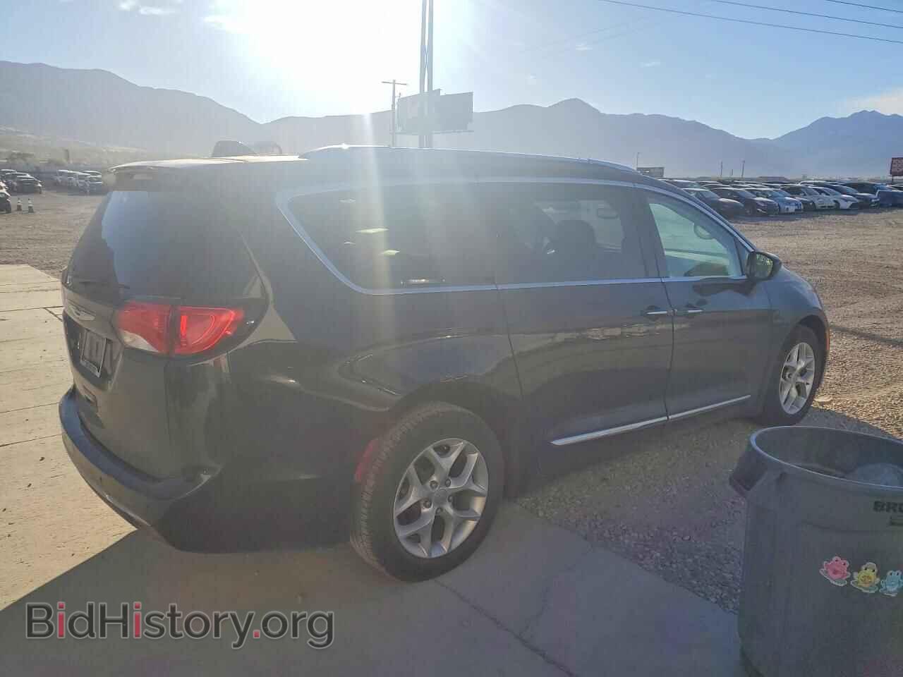 2017 CHRYSLER PACIFICA - VIN: 2C4RC1EG9HR659836 - Фото 3