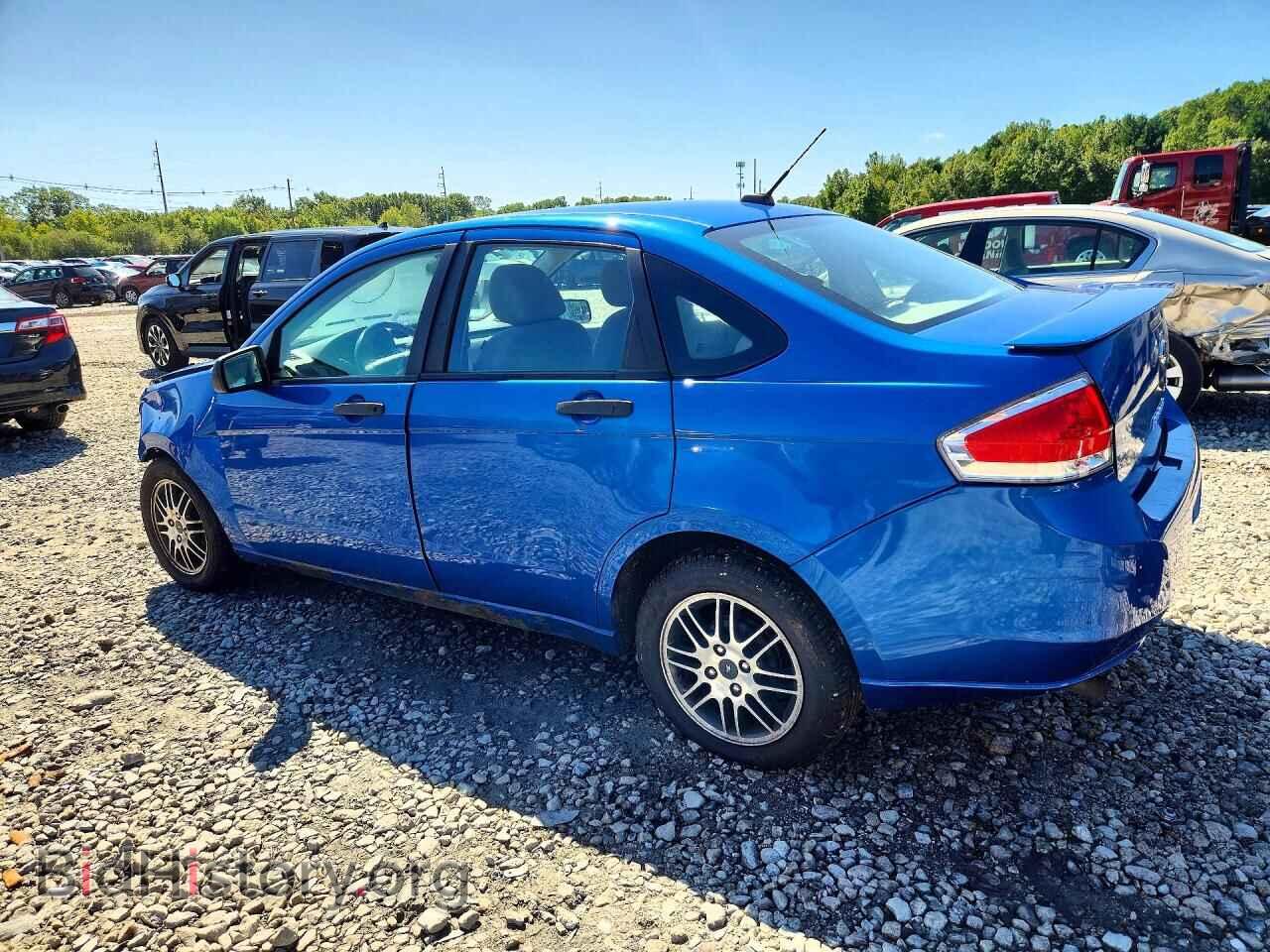 2011 FORD FOCUS - VIN: 1FAHP3FN0BW204497 - Photo 2