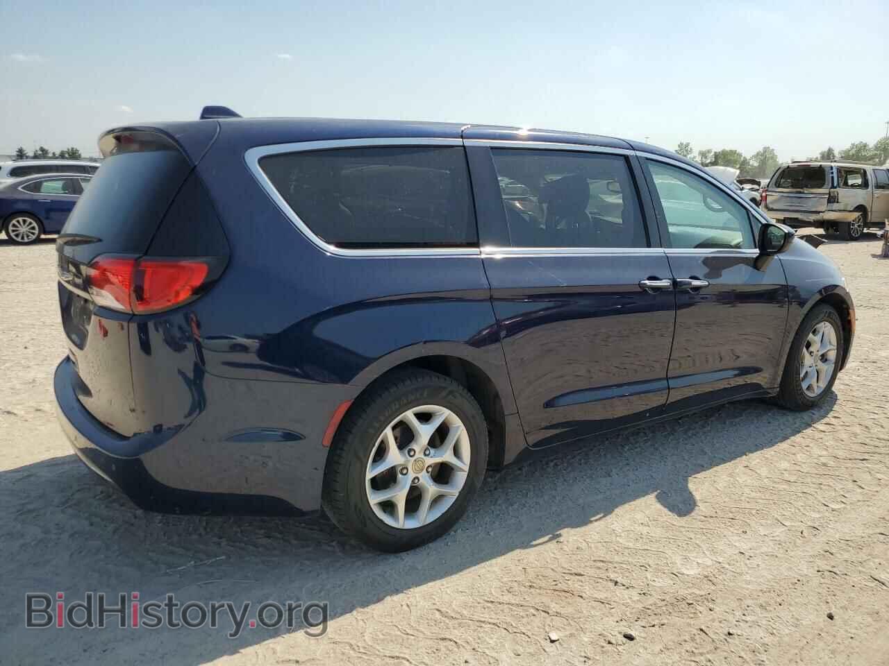 2017 CHRYSLER PACIFICA - VIN: 2C4RC1BG8HR832055 - Фото 3