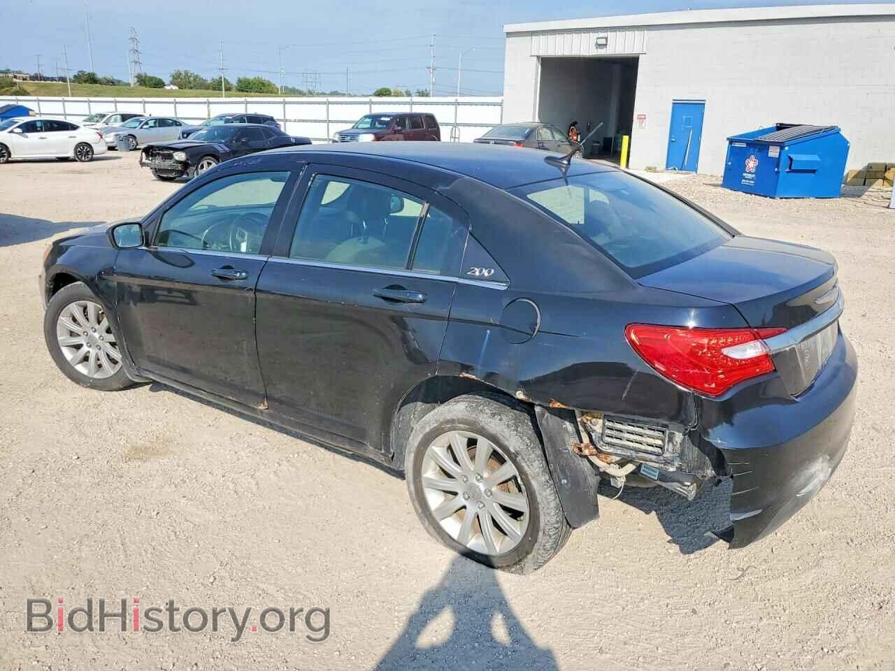 2011 CHRYSLER 200 - VIN: 1C3BC1FB8BN606574 - Photo 2