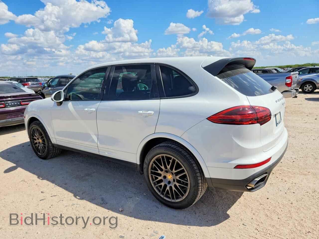 2017 PORSCHE CAYENNE - VIN: WP1AA2A23HKA81491 - Photo 2