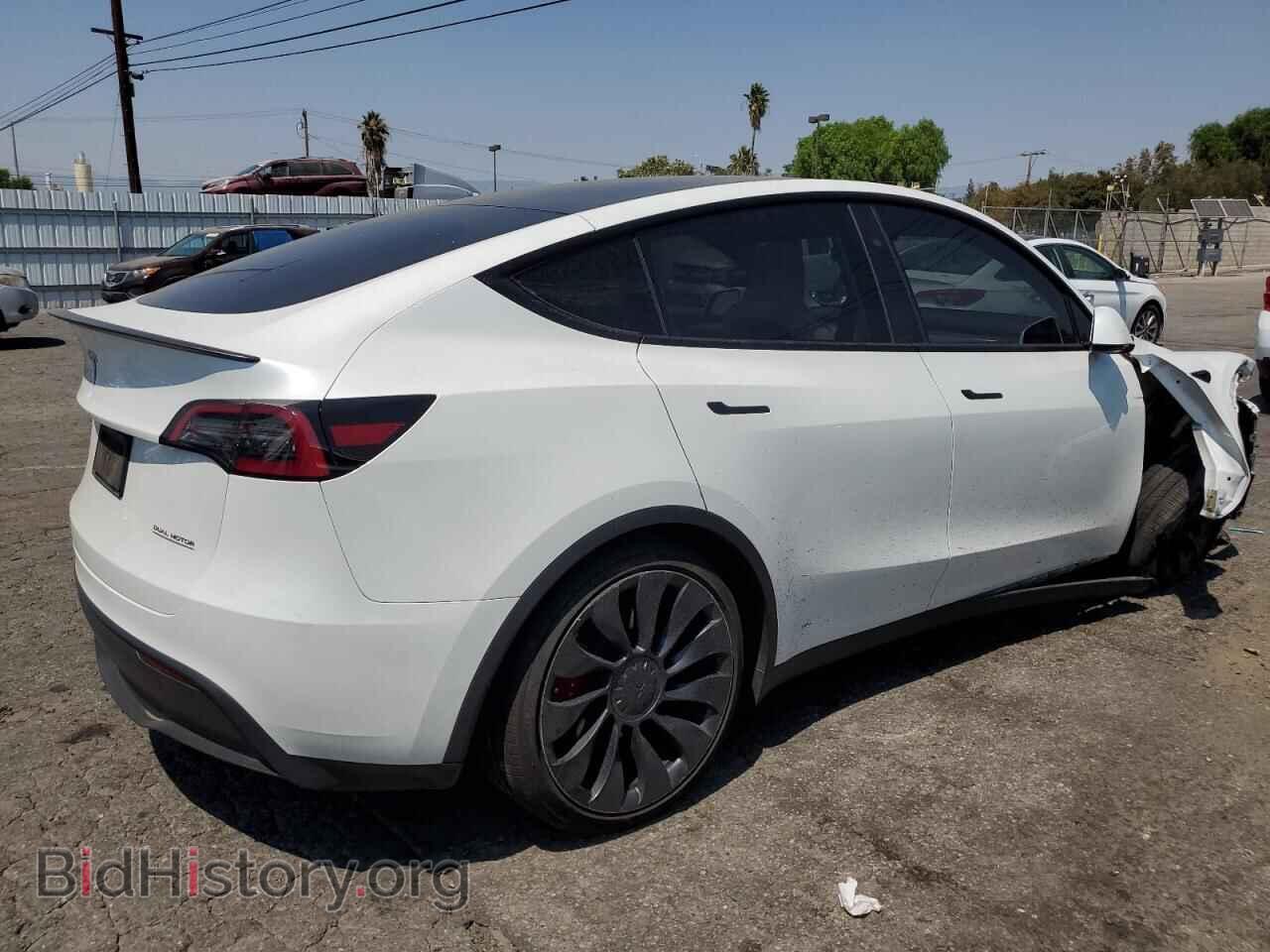 2024 TESLA MODEL Y - VIN: 7SAYGDEF1RF082051 - Фото 3