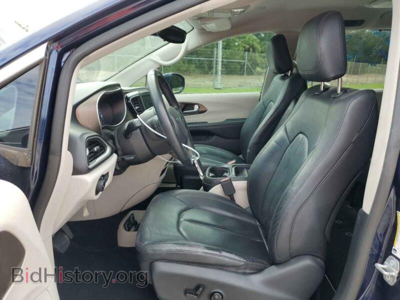 2018 Chrysler PACIFICA (VIN 2C4RC1BGXJR124587) — photo 7 of 13