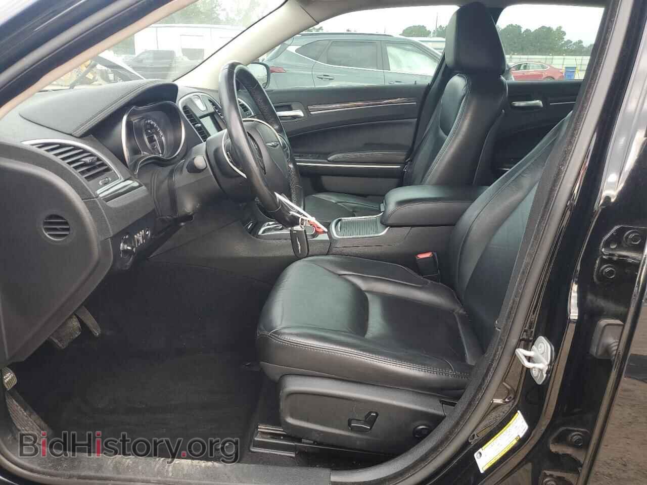 2019 CHRYSLER 300 - VIN: 2C3CCAAG8KH569042 - Фото 7