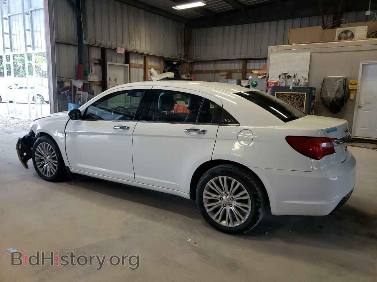 2013 CHRYSLER 200 - VIN: 1C3CCBCG1DN602556 - Фото 2