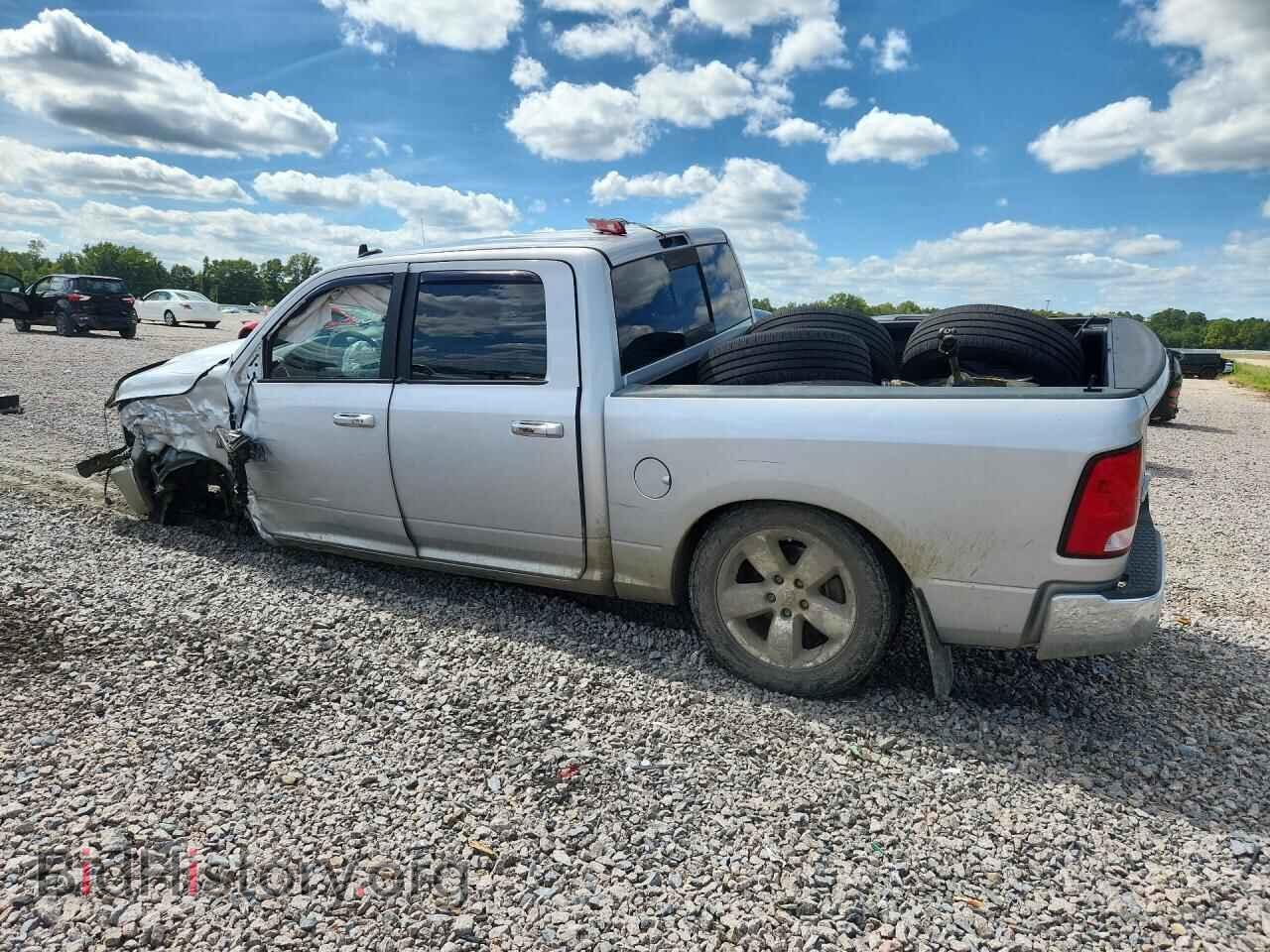 2017 RAM 1500 - VIN: 3C6RR7LT3HG742676 - Фото 2