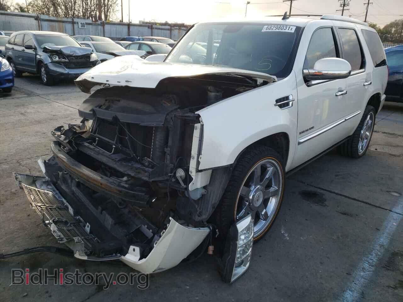 2011 CADILLAC ESCALADE - VIN: 1GYS4CEF6BR245972 - Photo 2