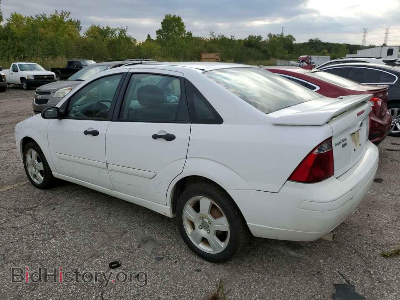 2007 FORD FOCUS - VIN: 1FAHP34N77W160699 - Фото 2