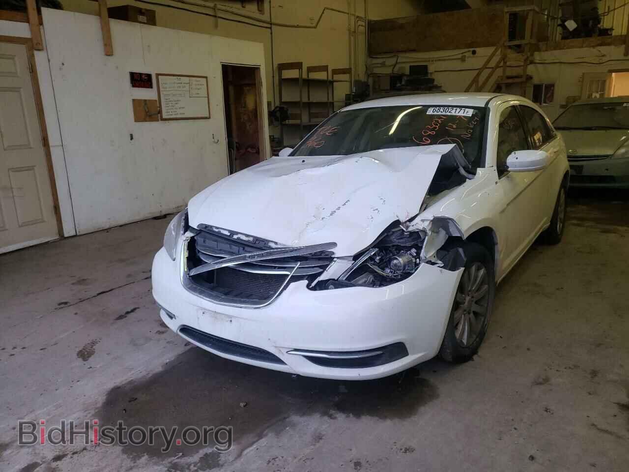 2013 CHRYSLER 200 - VIN: 1C3CCBBB2DN587846 - Фото 2