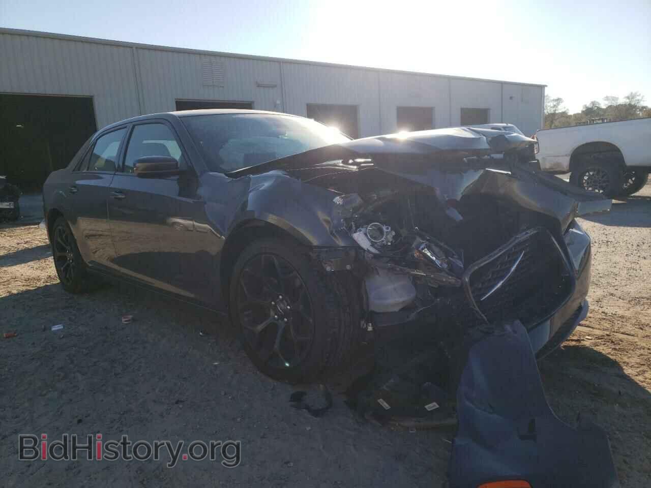 2019 CHRYSLER 300 - VIN: 2C3CCABG2KH697775 - Фото 4
