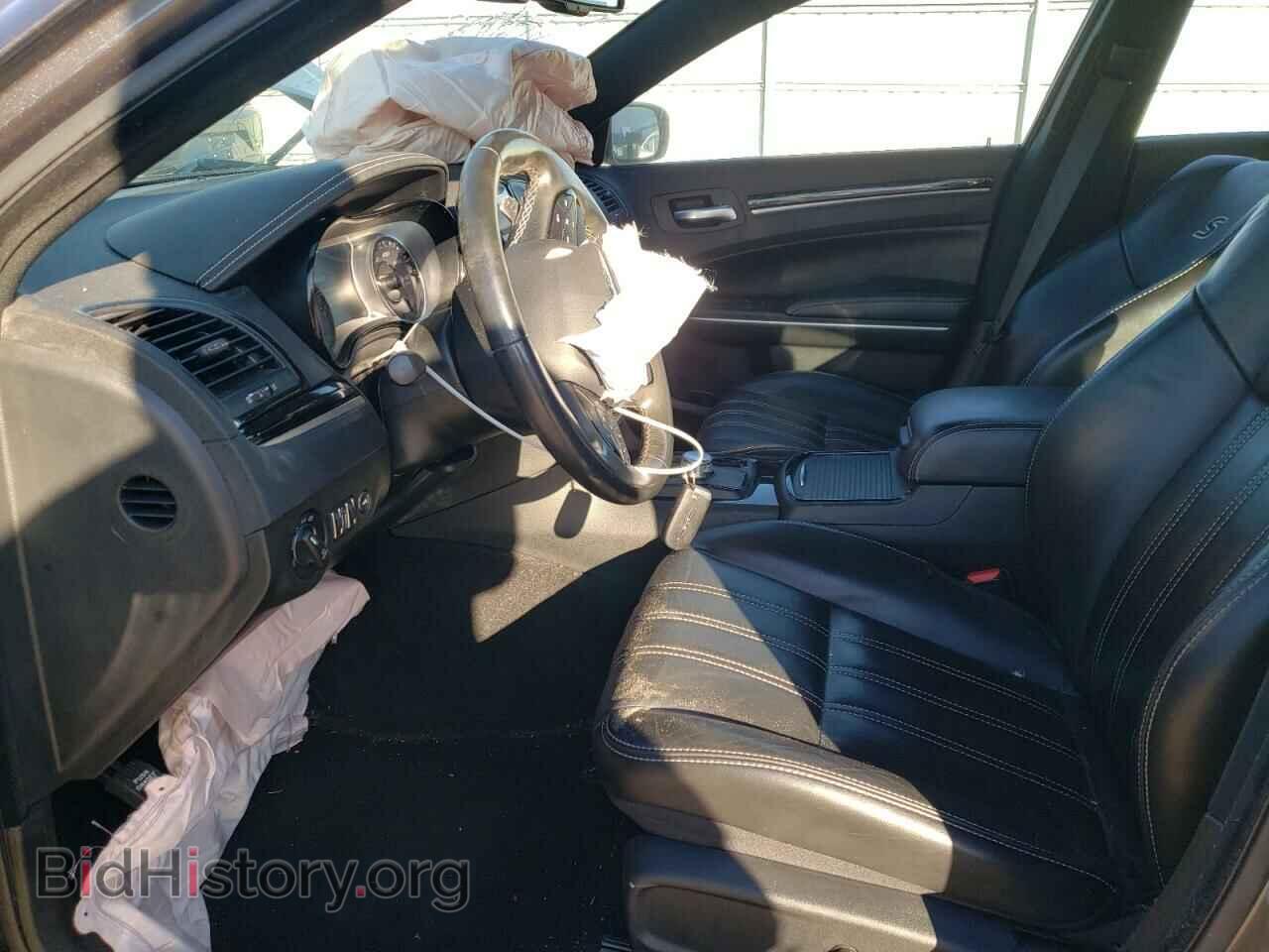 2019 CHRYSLER 300 - VIN: 2C3CCABG2KH697775 - Фото 7