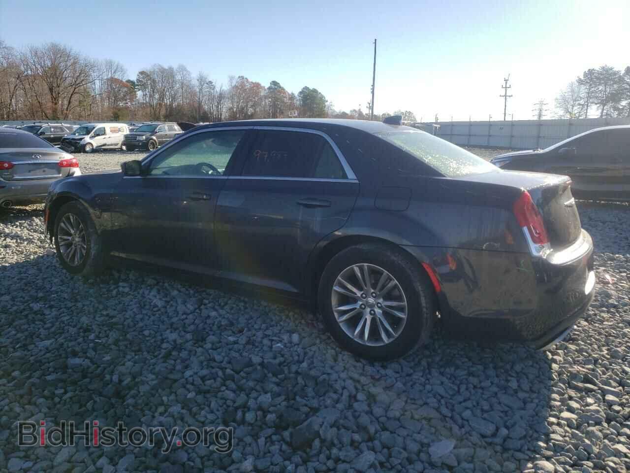 2017 CHRYSLER 300 - VIN: 2C3CCAAG6HH584468 - Фото 2
