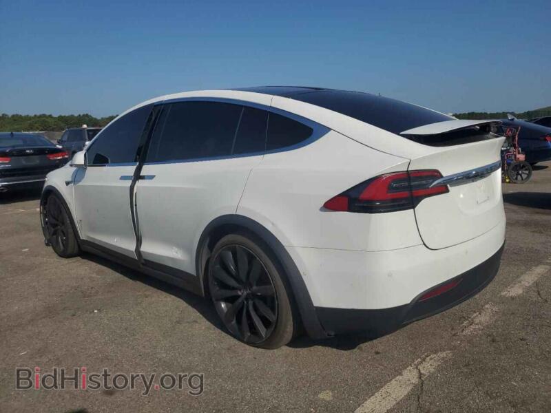 2016 Tesla MODEL X (VIN 5YJXCBE22GF008219) — фото 2 из 13
