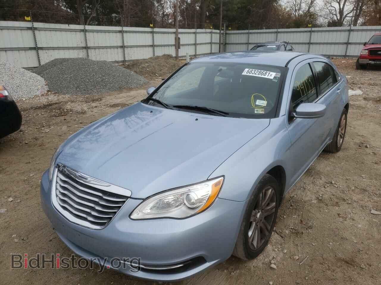 2013 CHRYSLER 200 - VIN: 1C3CCBBB9DN541852 - Фото 2