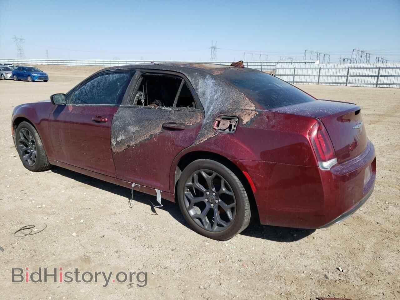 2019 CHRYSLER 300 - VIN: 2C3CCABG5KH601086 - Фото 2