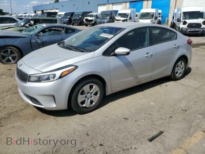 2018 Kia FORTE LX, серебристый — VIN 3KPFK4A73JE164634, Copart