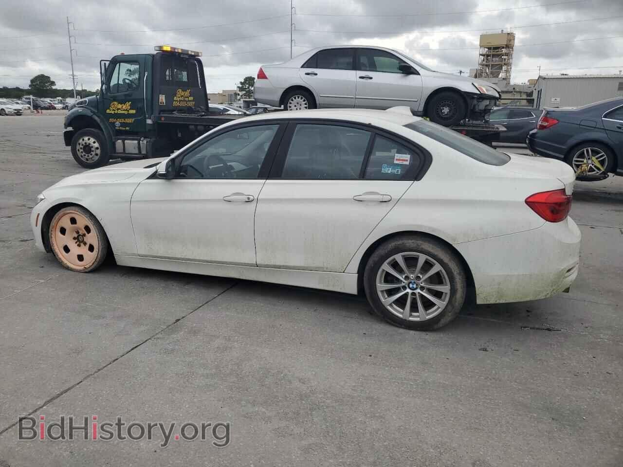 2016 BMW 3 SERIES - VIN: WBA8E5G58GNU22109 - Фото 2
