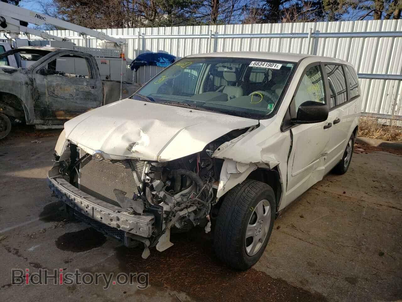 2008 CHRYSLER MINIVAN - VIN: 2A8HR44H58R652686 - Фото 2