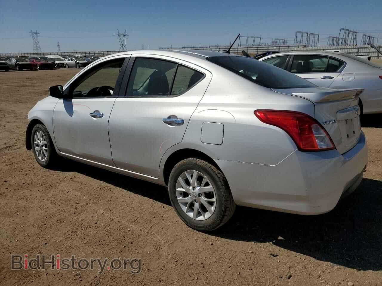 2018 NISSAN VERSA - VIN: 3N1CN7AP5JL808564 - Фото 2
