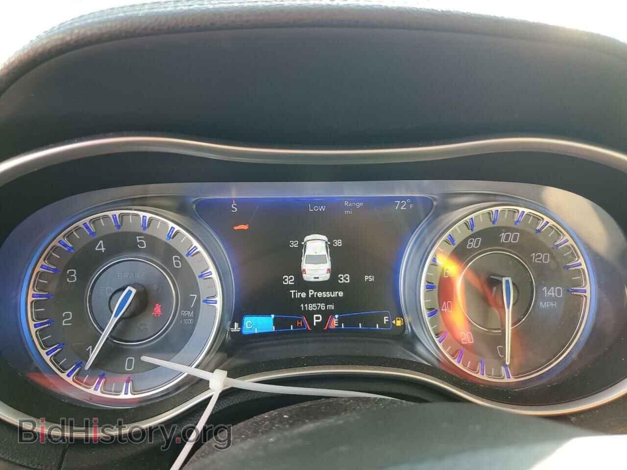 2016 CHRYSLER 300 - VIN: 2C3CCAAG1GH170657 - Фото 9