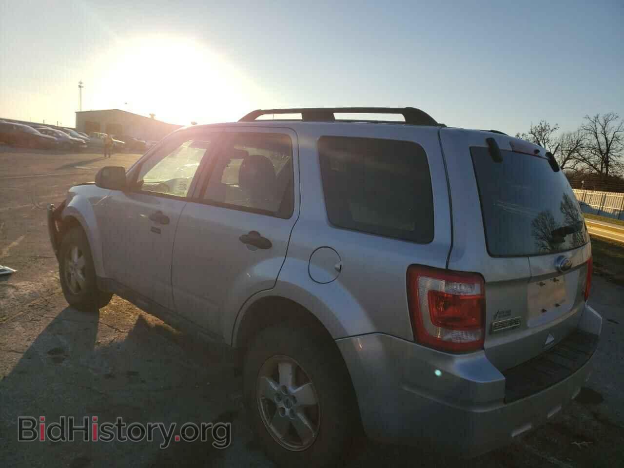 2011 FORD ESCAPE - VIN: 1FMCU9DG9BKC52748 - Фото 2