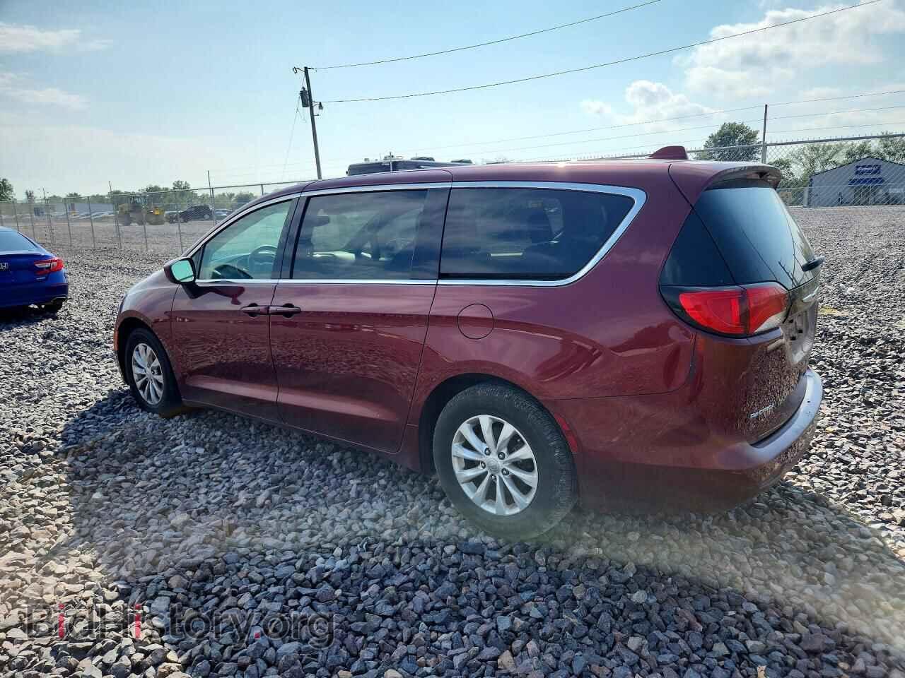 2017 CHRYSLER PACIFICA - VIN: 2C4RC1DG2HR708554 - Фото 2